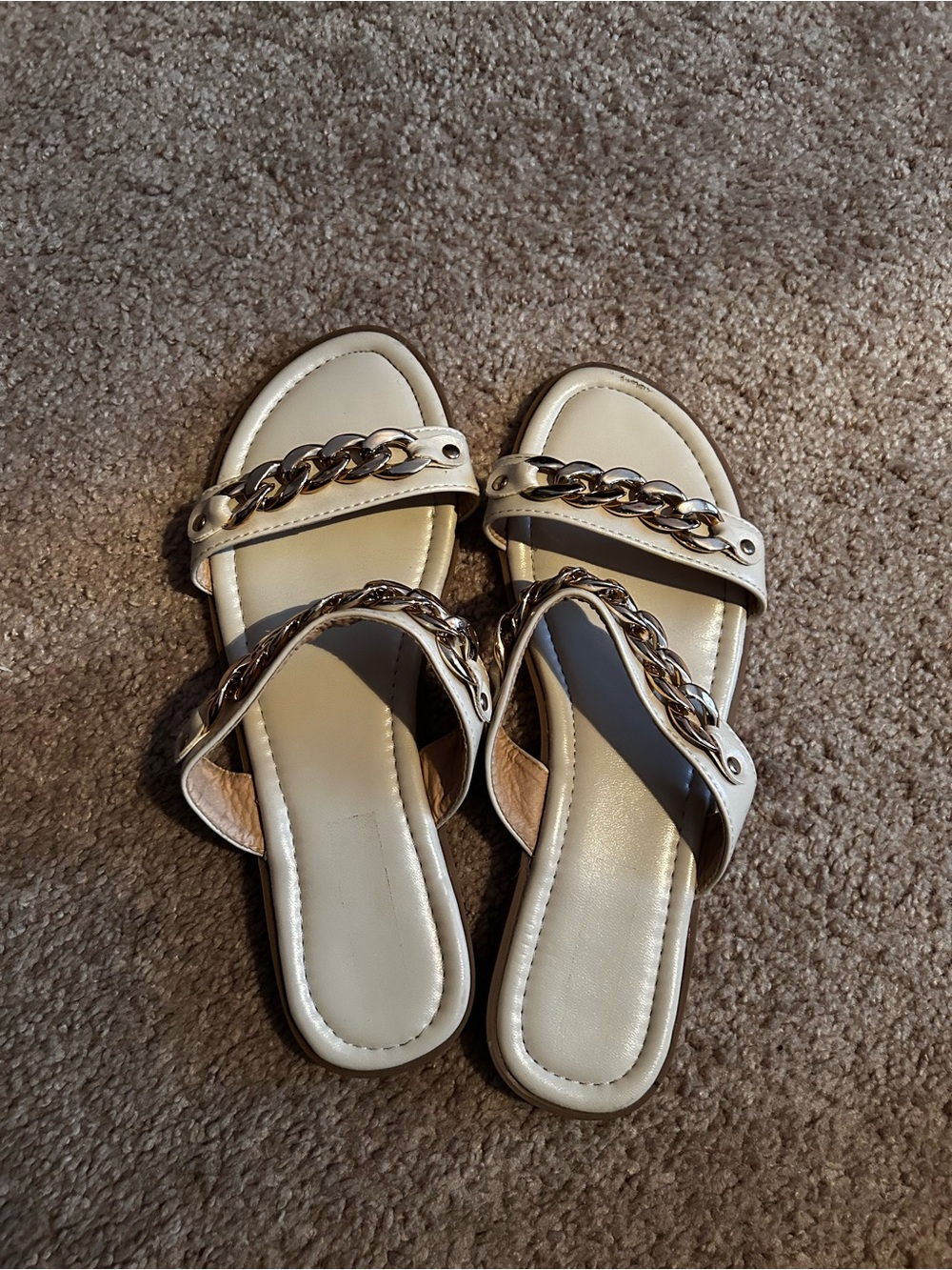 Women’s Cream Chain-Accent Slide Sandals